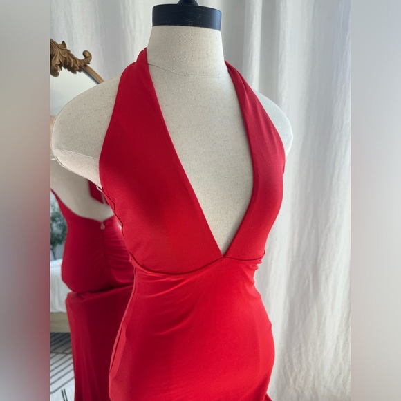 Nookie Illegal Halter Gown - Picture 5 of 7